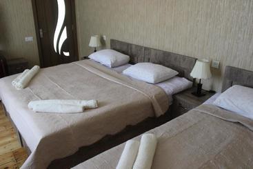 پانسیون Inga Guest House
