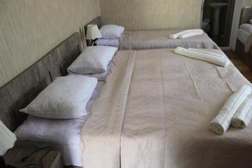 پانسیون Inga Guest House