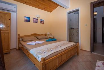 پانسیون Guest House Sun