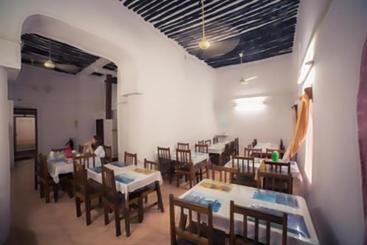 هاستل Karibu Inn