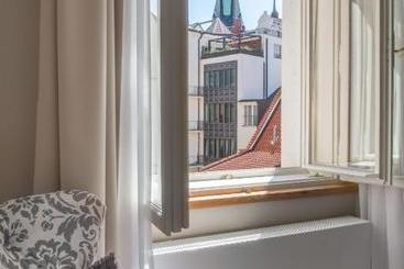 Mordecai Twelve Apartments By Prague Residences