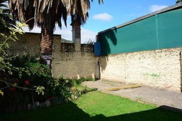 پانسیون Hostal Yatasto
