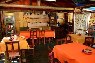 پانسیون Hostal Yatasto