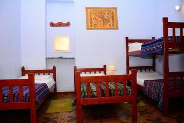 پانسیون Hostal Yatasto