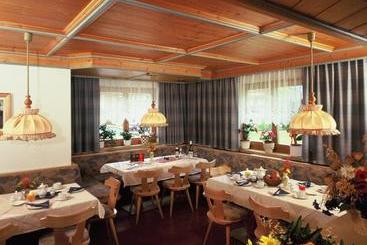تختخواب و صبحانه Ski & Bike Pension Maria