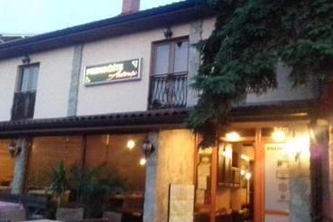 پانسیون Asterix Rooms