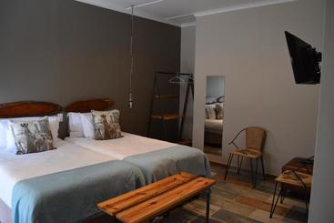 پانسیون Quiver Inn Guesthouse