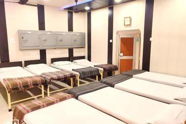 پانسیون Roop Guest House