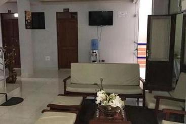 هاستل Hostal Jem