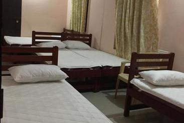 هاستل Mega Tourist Home