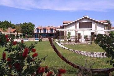 Aydos Suites