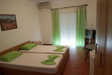 پانسیون Guesthouse Mb Knezevic