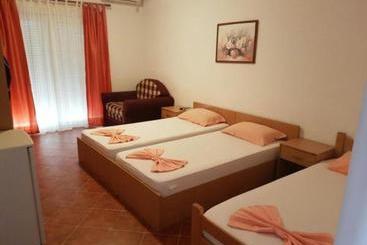 پانسیون Guesthouse Mb Knezevic