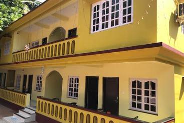پانسیون All Seasons Guest House