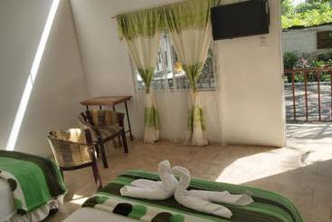 پانسیون Hostal Gualingo