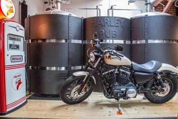 膳宿费 Penzion Harley Pub