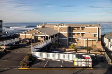 Апарт-отель Lanai At The Cove