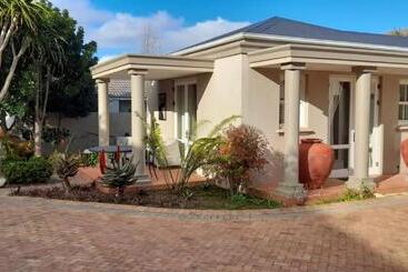 膳宿费 Erinvale Garden Cottage