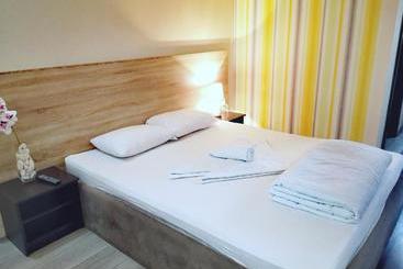 پانسیون Sleep&go Guest House