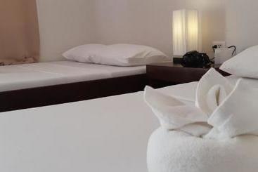 پانسیون Anaya Beach Resort