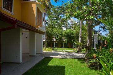 پانسیون Villa De White Sambur