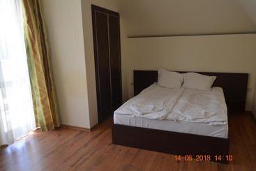 פנסיון Guesthouse Opal