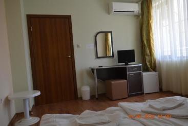 פנסיון Guesthouse Opal
