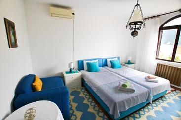 پانسیون Villa Nena