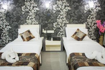 هاستل Vora Corporate Inn