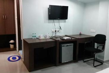 هاستل Vora Corporate Inn