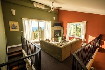 پانسیون Crooked Tree Guest Suites