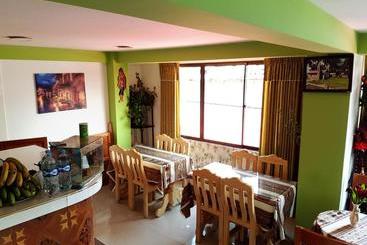پانسیون Hostal Iskanwaya
