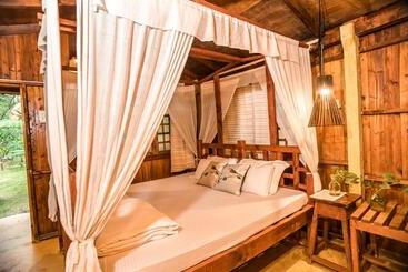 הוסטל Jamboree Creek Yoga