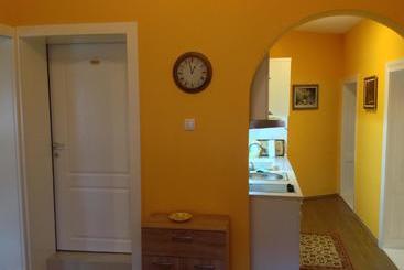 پانسیون Apartments Villa Svetlana