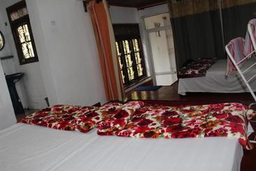 پانسیون Farah Guest Inn