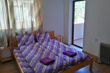 پانسیون Guest House Zora