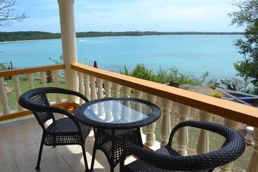 پانسیون Buccoo Reef View