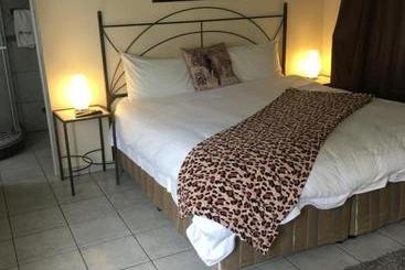 پانسیون Elephant Lodge Guesthouse