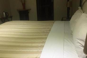 پانسیون Elephant Lodge Guesthouse