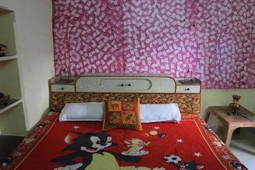 پانسیون Tanu S Homestay