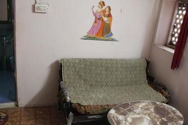 پانسیون Tanu S Homestay
