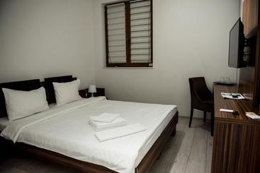 پانسیون Luxe Stay