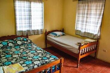 پانسیون Hostal Nathaly