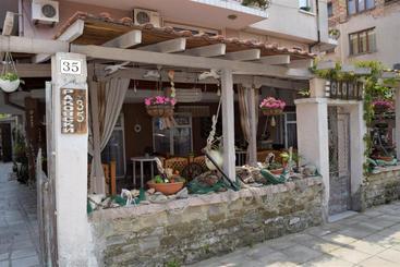 پانسیون Guest House Gloria