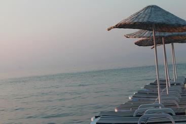 Seaside Apart