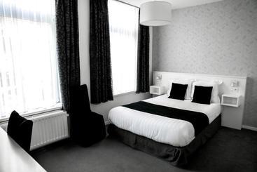 Tracotel Inn