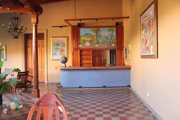 هاستل Backpackers Inn