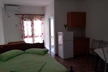 پانسیون Delmar Hotel Apart