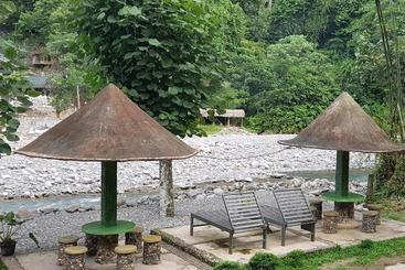 پانسیون Rain Forest Guest House