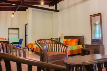 تختخواب و صبحانه Satyodaya Educational Training Centre
